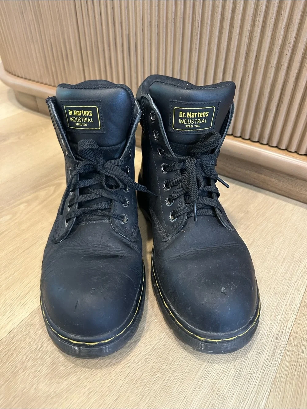 Dr. Martens Men’s Black Leather Work Boots Steel toe Slip Resistant size 9 men